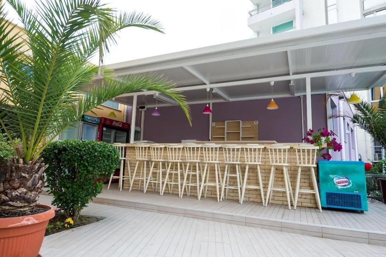 Family Hotel Gallery Pantai Sunny Luaran gambar